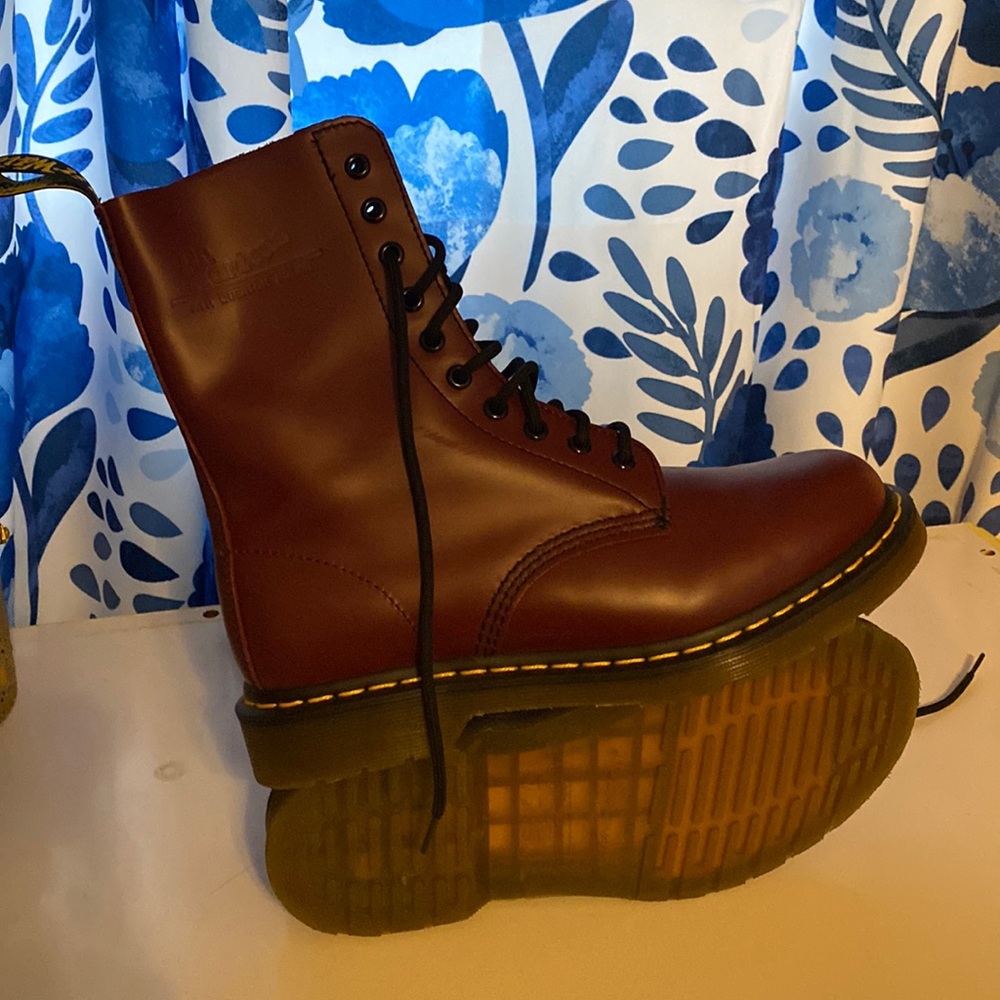 NWOT Dr. Martens